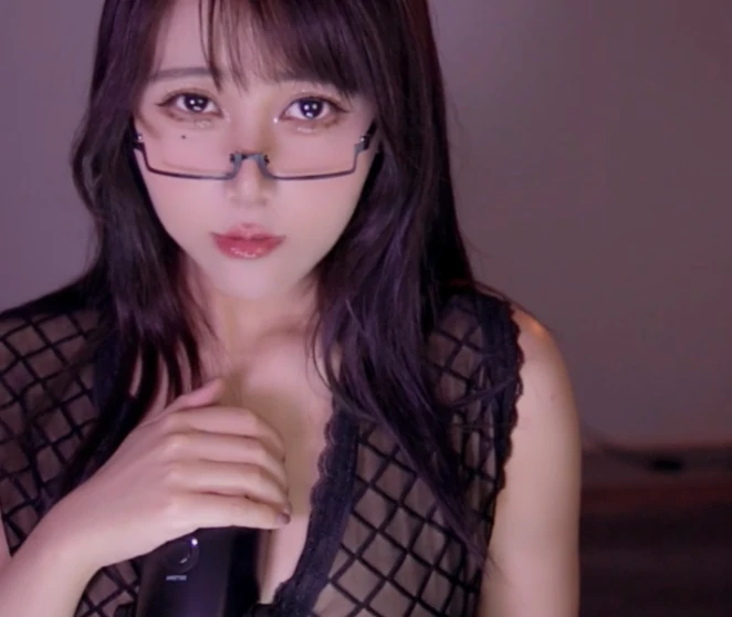 斗鱼左颜玉很下饭1月火箭定制助眠-紫色很有韵味