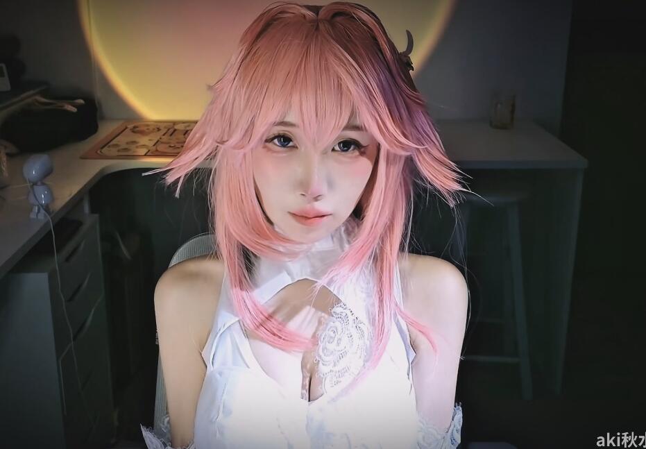 从B站爆款到付费标杆：一帧帧拆解B站aki秋水"神子旗袍"的流量制造法则