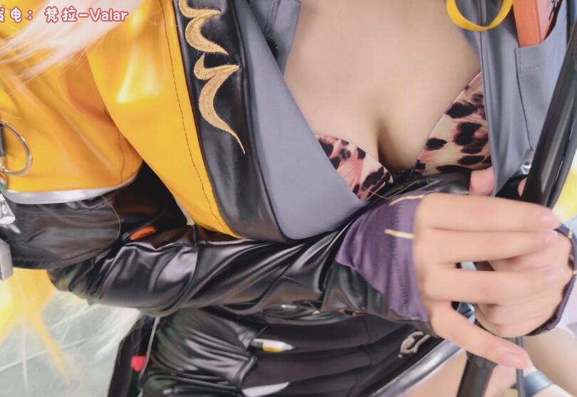 《橘福福豹纹舔耳 vs 传统ASMR:梵拉valar如何重新定义感官触发点?》